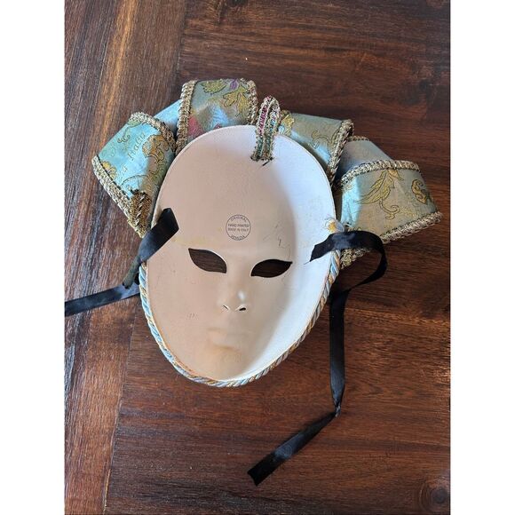 Beautiful Venetian Mask - Picture 4 of 6
